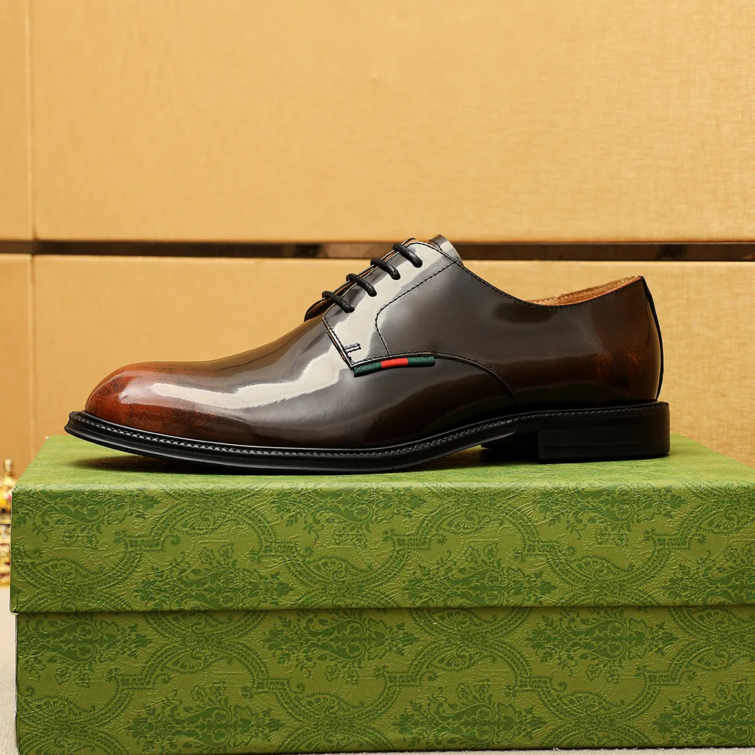 Men's shoes 💰520 💐 Product trademark: GUCCI "Gucci" business leather shoes Regular size: 38-44 (45.46🉑️customized) Product materials: Selected imported first-layer open-edge beaded cowhide leather upper, imported water-dyed cowhide leather lining. Strong three-dimensional visual effect, original outsole Color: 4⃣️colors available